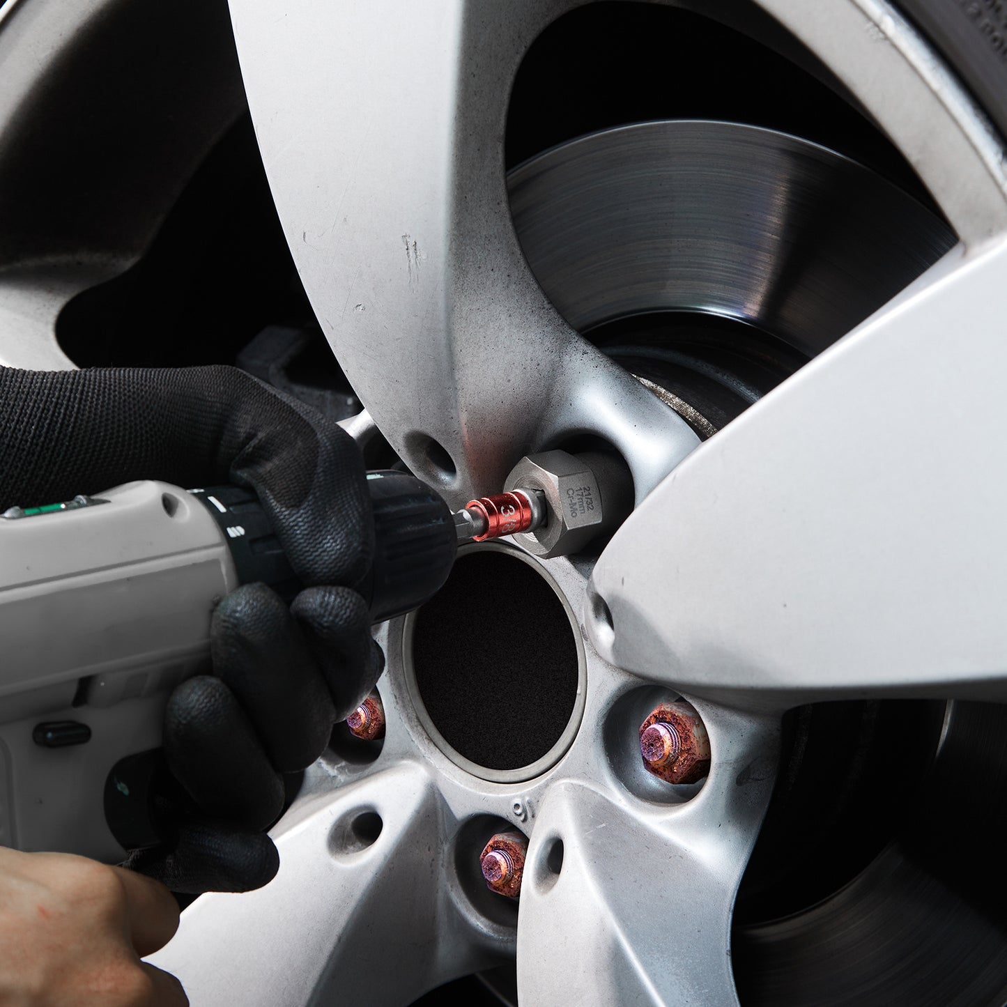 VEVOR Bolt Extractor Set, 29-Piece Bolt And Nut Remover Set, 6mm To 10mm, , CR-MO Steel Extraction Socket Set With Storage Case, For Removing Damaged Rusted Bolts, Nuts And Screws